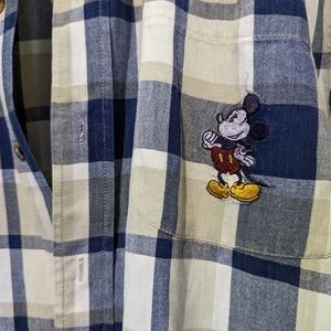 Disney/Mickey Mouse button down NWOT. Mens Large.‎